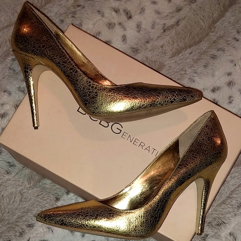 BCBG HEELS - Picture 2 of 10
